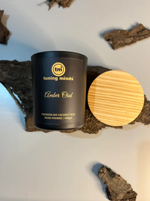 amber-oud-candles-180-product-img-03 amber-oud-candles-180-product-img-03